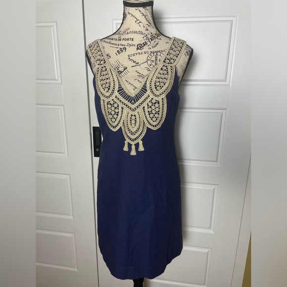 Lilly Pulitzer LARGO True Navy Embroidered Shift Dress Size 2 - Picture 3 of 9